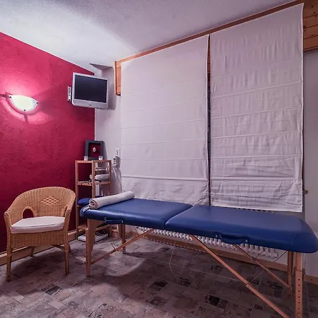 Mirabeau Hotel 3*